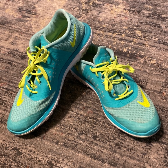 Nike Athletic Shoe - Picture 1 of 9